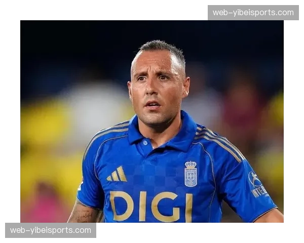 卡索拉以40岁高龄带领奥维耶多 老将经验成保级战术核心 卡索拉以40岁高龄带领奥维耶多 老将经验成保级战术核心